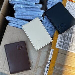 Men's Leather Wallet Set - Black, Brown, Cream. 
$15 DOLLARS PER DOZEN.